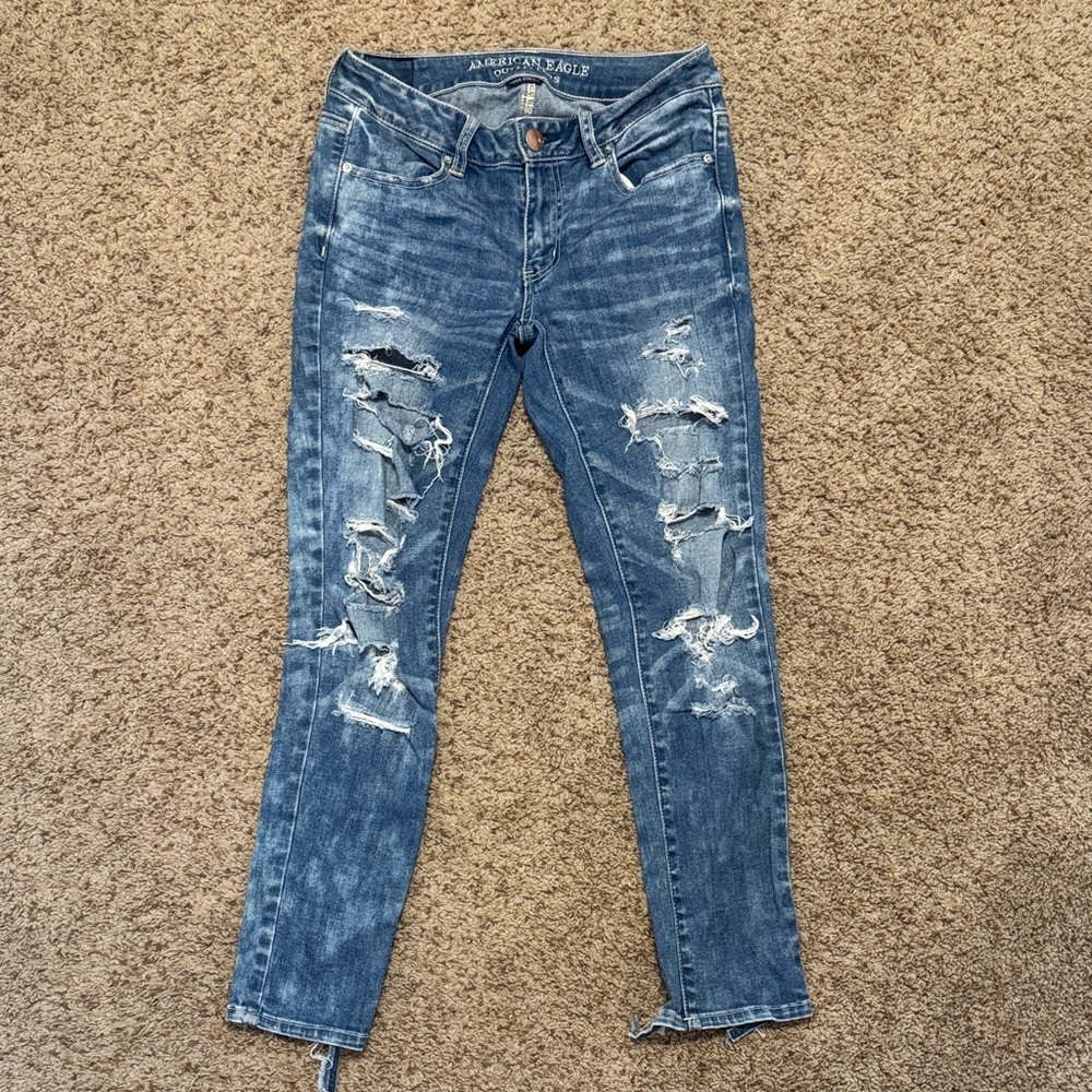 AE super stretch distressed jeans